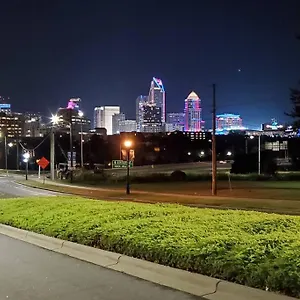 Apartment 4, Sleep 6, Walk To Attractions In Uptown, Charlotte
